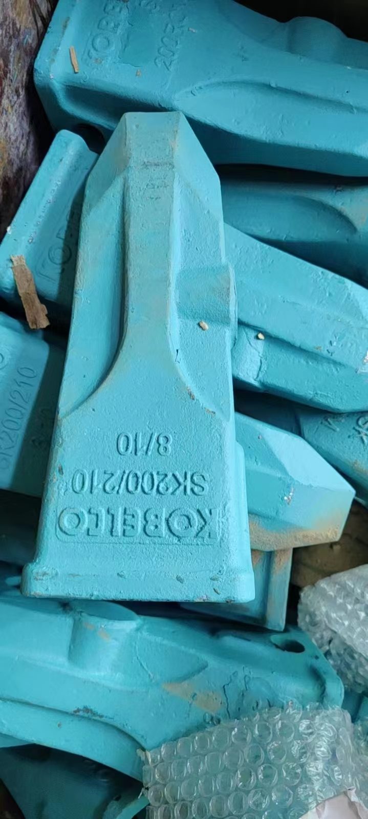 不同齿型的斗齿对比