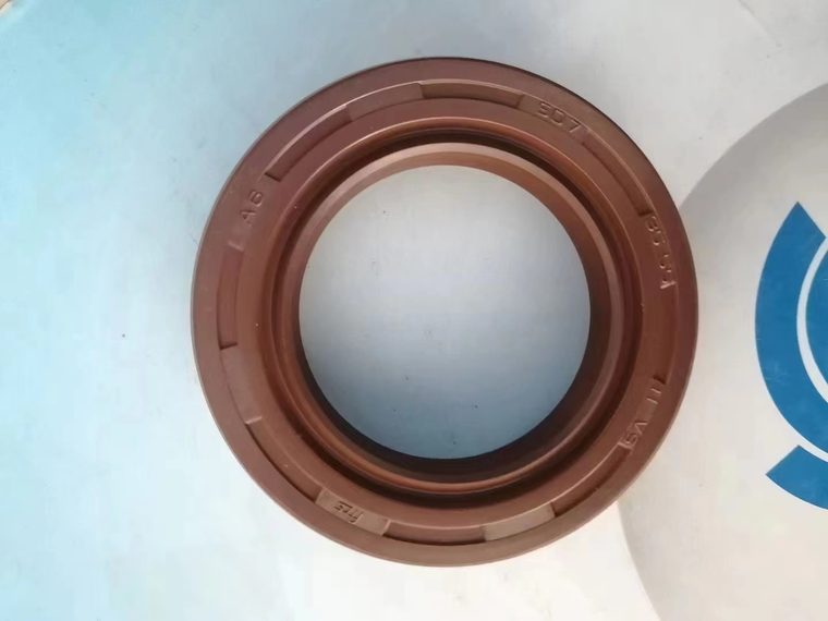 行走马达骨架油封实拍